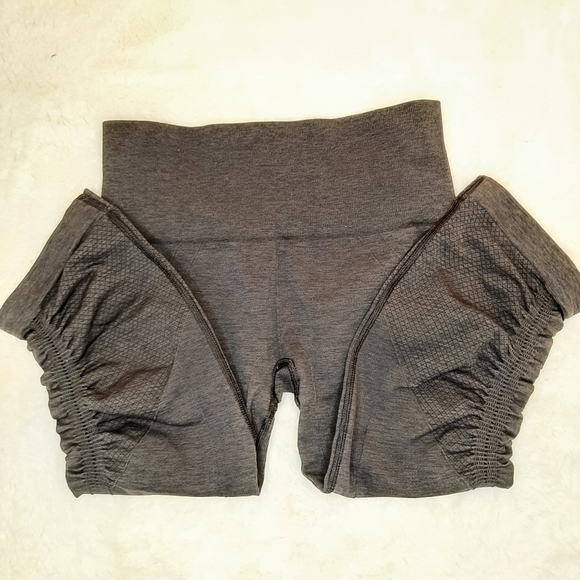 Lululemon Ebb and Flow Crop Charcoal Gray Size 4 - Picture 5 of 14